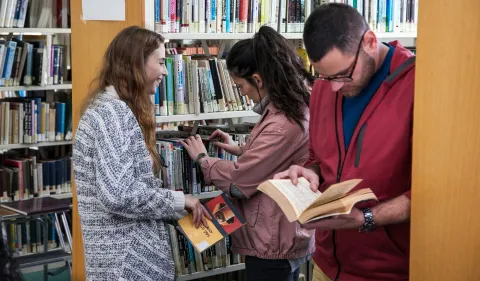 students_with_books